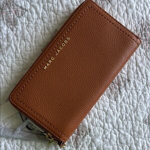 NWT Marc Jacobs Tan Leather Zip Wallet